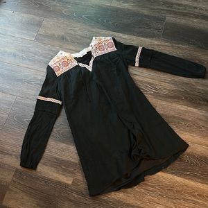 altar’d state tunic style shirt. sized small.